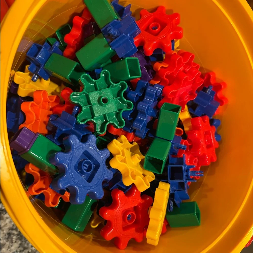 Kids Interlocking Gear Building Set - Yellow & Red Bucket 215 ct - Picture 3 of 4